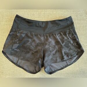 Lululemon Speed up Short mid rise 4” *lined